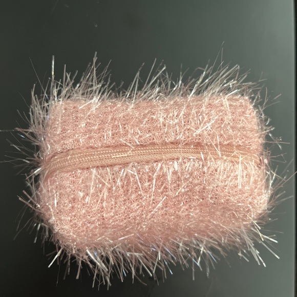 Mac makeup pouch - Picture 3 of 3